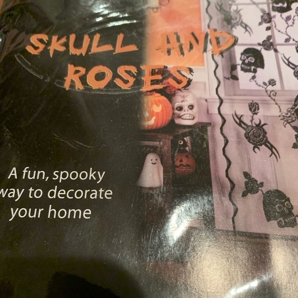 Home Stuffings Roses & Skulls Panel - Picture 2 of 5